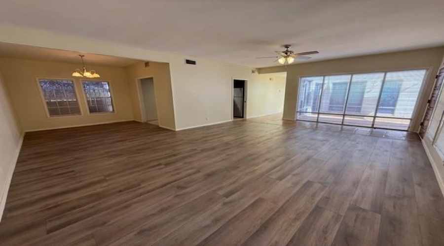 1717 Clark Blvd, Laredo, Texas 78043, 2 Bedrooms Bedrooms, 5 Rooms Rooms,3 BathroomsBathrooms,Residential,For Rent,1717 Clark Blvd,20261396