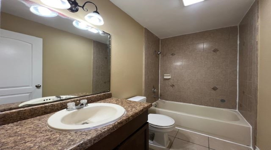 512 Norwich Lp, Laredo, Texas 78045, 2 Bedrooms Bedrooms, 4 Rooms Rooms,1 BathroomBathrooms,Residential,For Rent,512 Norwich Lp,20261397