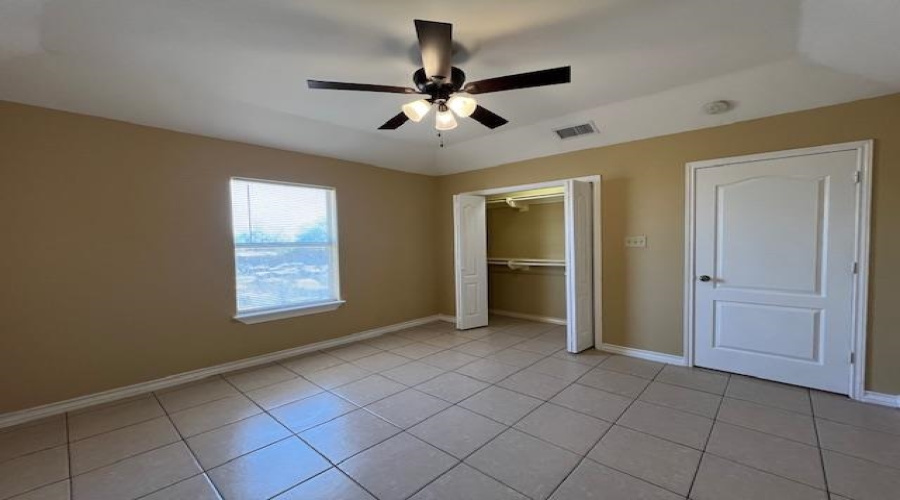 512 Norwich Lp, Laredo, Texas 78045, 2 Bedrooms Bedrooms, 4 Rooms Rooms,1 BathroomBathrooms,Residential,For Rent,512 Norwich Lp,20261397