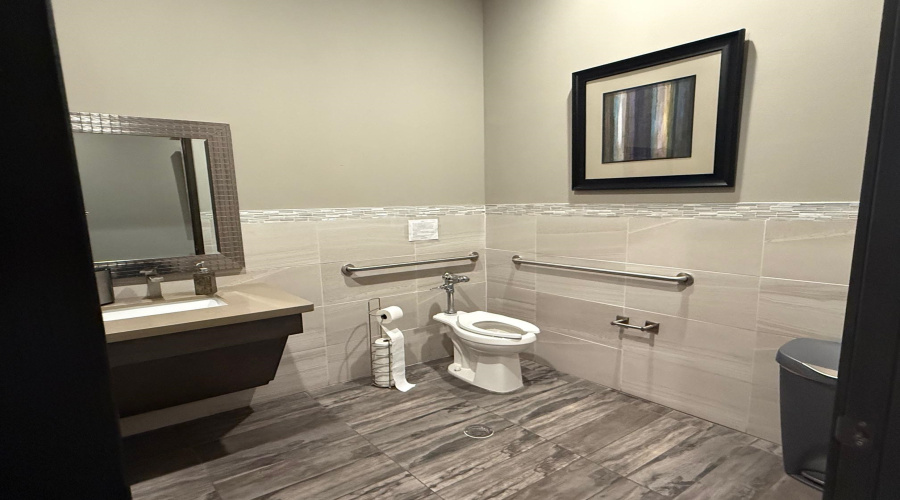 6999 McPherson Rd, Laredo, Texas 78041-6450, 1 Room Rooms,2 BathroomsBathrooms,Commercial retail/office,For Rent,6999 McPherson Rd,20261408