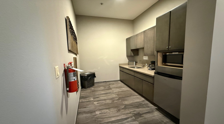 6999 McPherson Rd, Laredo, Texas 78041-6450, 1 Room Rooms,2 BathroomsBathrooms,Commercial retail/office,For Rent,6999 McPherson Rd,20261408