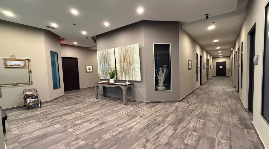 6999 McPherson Rd, Laredo, Texas 78041-6450, 1 Room Rooms,2 BathroomsBathrooms,Commercial retail/office,For Rent,6999 McPherson Rd,20261409