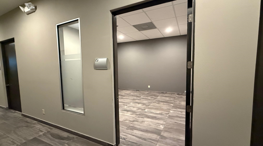 6999 McPherson Rd, Laredo, Texas 78041-6450, 1 Room Rooms,2 BathroomsBathrooms,Commercial retail/office,For Rent,6999 McPherson Rd,20261409