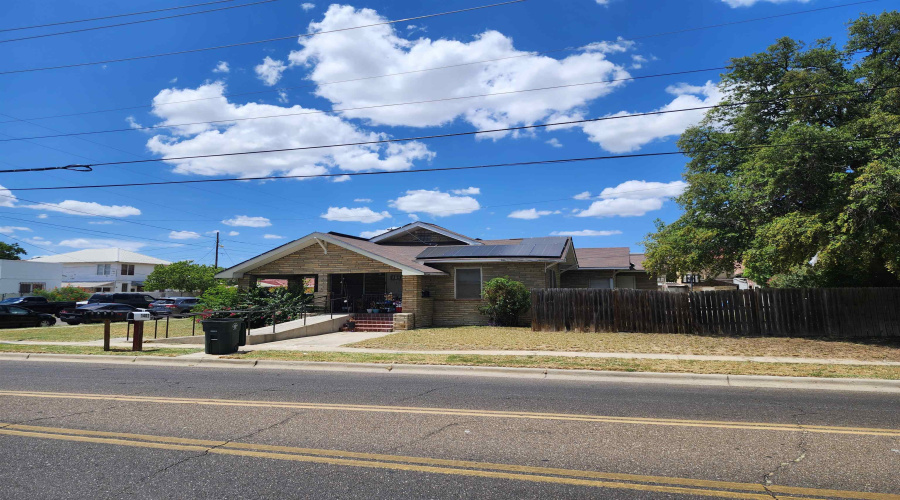 1402 Corpus Christi St, Laredo, Texas 78040, ,Multi-family,For Sale,1402 Corpus Christi St,20261415