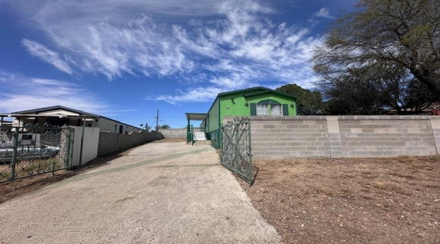 8508 Superior Dr, Laredo, Texas 78045, 3 Bedrooms Bedrooms, 6 Rooms Rooms,2 BathroomsBathrooms,Residential,For Rent,8508 Superior Dr,20261403