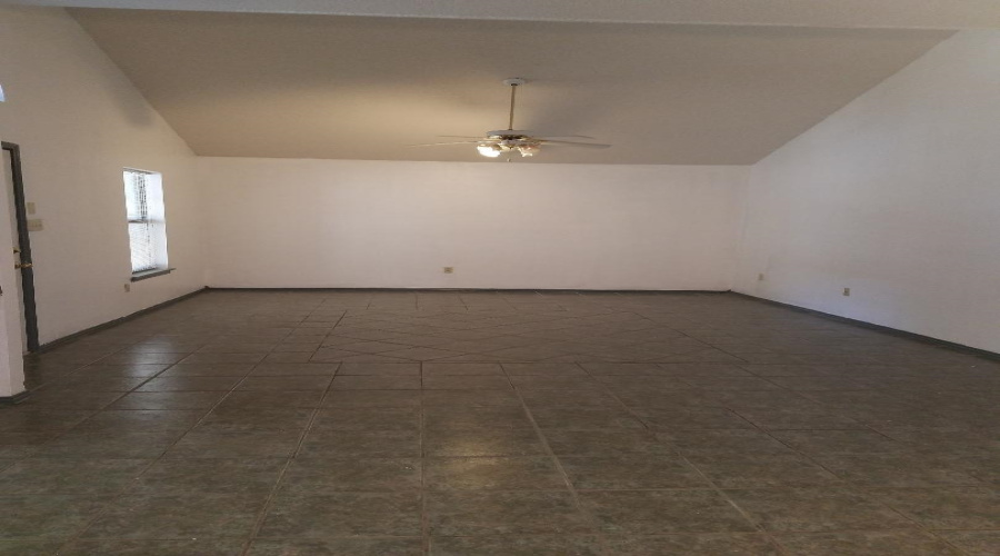 4303 Revolution Rd, Laredo, Texas 78046, 3 Bedrooms Bedrooms, 6 Rooms Rooms,2 BathroomsBathrooms,Residential,For Sale,4303 Revolution Rd,20261404