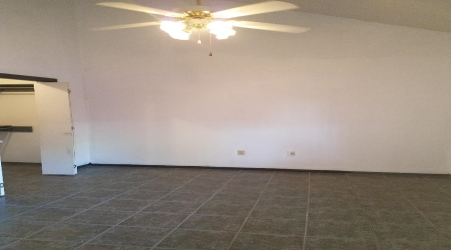 4303 Revolution Rd, Laredo, Texas 78046, 3 Bedrooms Bedrooms, 6 Rooms Rooms,2 BathroomsBathrooms,Residential,For Sale,4303 Revolution Rd,20261404