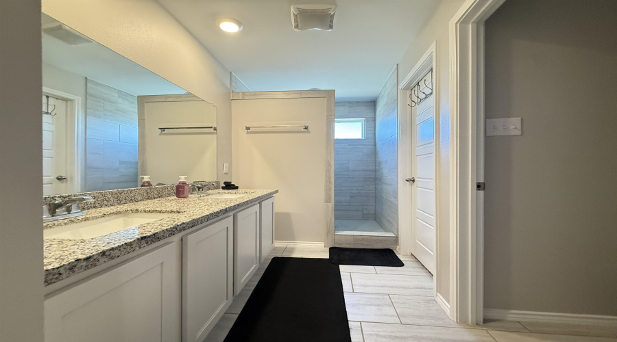 11405 Quintana Dr, Laredo, Texas 78045, 3 Bedrooms Bedrooms, 5 Rooms Rooms,2 BathroomsBathrooms,Residential,For Sale,11405 Quintana Dr,20261405