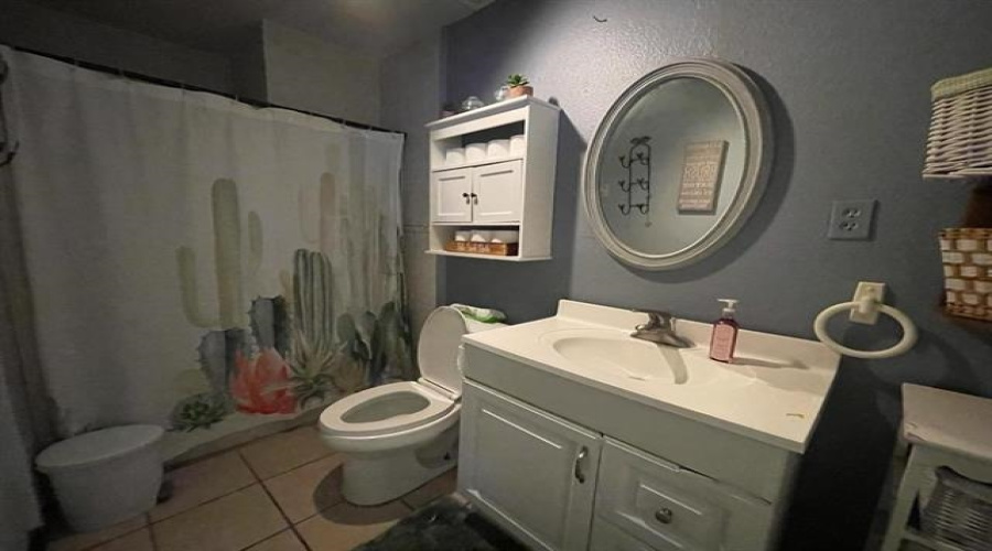 133 Los Fresnos, Laredo, Texas 78046, 3 Bedrooms Bedrooms, 5 Rooms Rooms,2 BathroomsBathrooms,Residential,For Sale,133 Los Fresnos,20261406