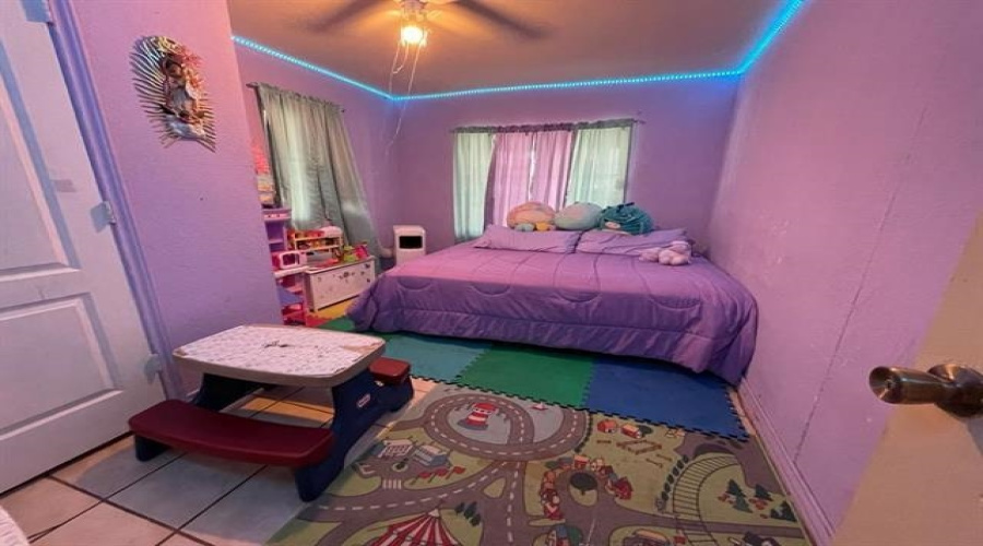 133 Los Fresnos, Laredo, Texas 78046, 3 Bedrooms Bedrooms, 5 Rooms Rooms,2 BathroomsBathrooms,Residential,For Sale,133 Los Fresnos,20261406