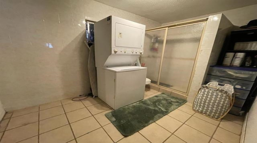 133 Los Fresnos, Laredo, Texas 78046, 3 Bedrooms Bedrooms, 5 Rooms Rooms,2 BathroomsBathrooms,Residential,For Sale,133 Los Fresnos,20261406