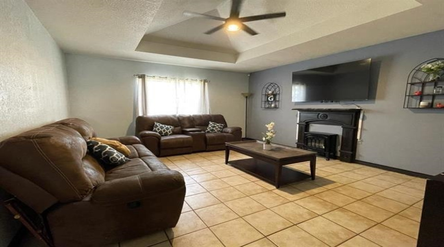133 Los Fresnos, Laredo, Texas 78046, 3 Bedrooms Bedrooms, 5 Rooms Rooms,2 BathroomsBathrooms,Residential,For Sale,133 Los Fresnos,20261406