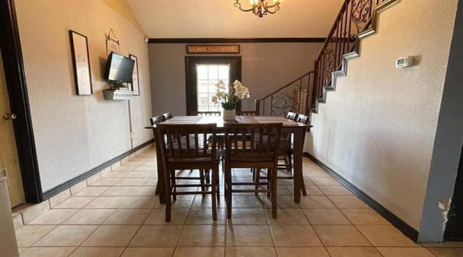 133 Los Fresnos, Laredo, Texas 78046, 3 Bedrooms Bedrooms, 5 Rooms Rooms,2 BathroomsBathrooms,Residential,For Sale,133 Los Fresnos,20261406