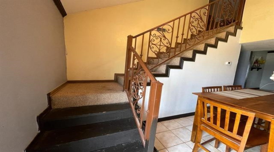 133 Los Fresnos, Laredo, Texas 78046, 3 Bedrooms Bedrooms, 5 Rooms Rooms,2 BathroomsBathrooms,Residential,For Sale,133 Los Fresnos,20261406