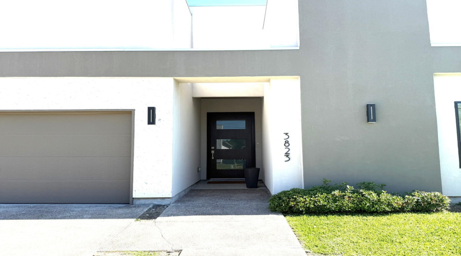 3823 Sun Valley Dr., Laredo, Texas 78045, 4 Bedrooms Bedrooms, 8 Rooms Rooms,2 BathroomsBathrooms,Residential,For Sale,3823 Sun Valley Dr.,20261407