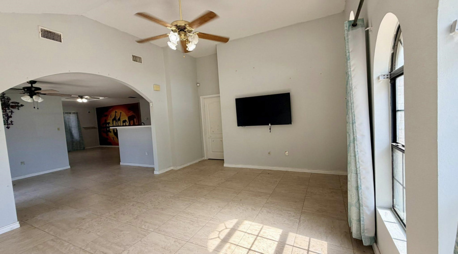806 Cupid Ln, Laredo, Texas 78045, 3 Bedrooms Bedrooms, 6 Rooms Rooms,2 BathroomsBathrooms,Residential,For Sale,806 Cupid Ln,20261410