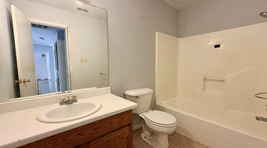 806 Cupid Ln, Laredo, Texas 78045, 3 Bedrooms Bedrooms, 6 Rooms Rooms,2 BathroomsBathrooms,Residential,For Sale,806 Cupid Ln,20261410