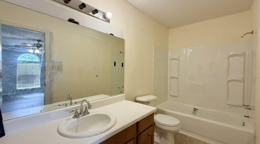 806 Cupid Ln, Laredo, Texas 78045, 3 Bedrooms Bedrooms, 6 Rooms Rooms,2 BathroomsBathrooms,Residential,For Sale,806 Cupid Ln,20261410