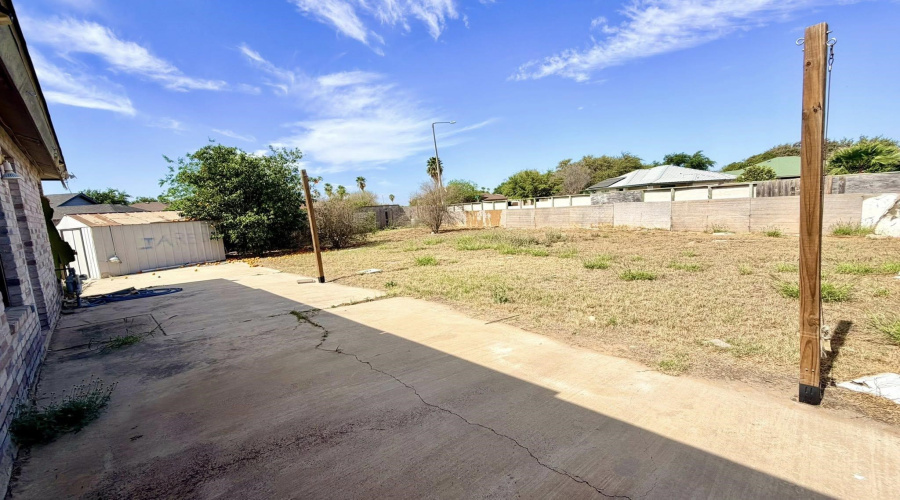 806 Cupid Ln, Laredo, Texas 78045, 3 Bedrooms Bedrooms, 6 Rooms Rooms,2 BathroomsBathrooms,Residential,For Sale,806 Cupid Ln,20261410