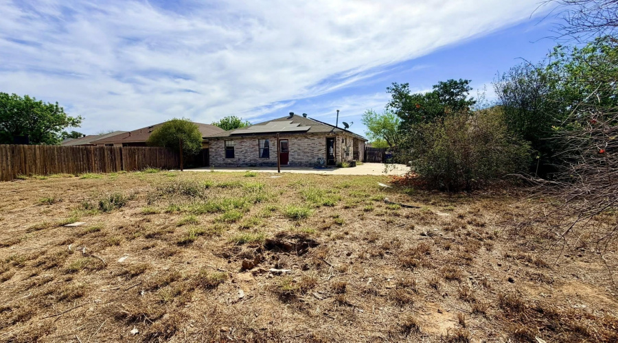 806 Cupid Ln, Laredo, Texas 78045, 3 Bedrooms Bedrooms, 6 Rooms Rooms,2 BathroomsBathrooms,Residential,For Sale,806 Cupid Ln,20261410