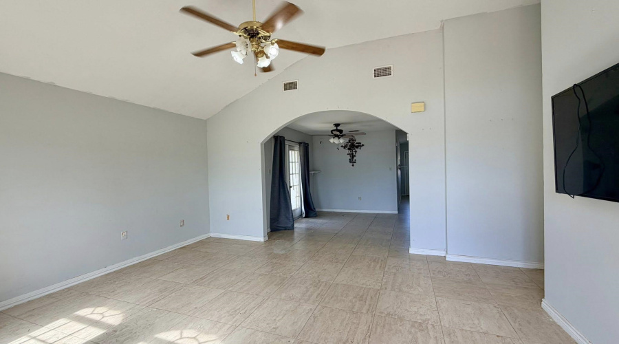 806 Cupid Ln, Laredo, Texas 78045, 3 Bedrooms Bedrooms, 6 Rooms Rooms,2 BathroomsBathrooms,Residential,For Sale,806 Cupid Ln,20261410