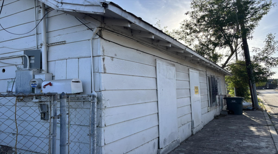 415 Iturbide St, Laredo, Texas 78043-5026, 4 Bedrooms Bedrooms, 4 Rooms Rooms,1 BathroomBathrooms,Residential,For Sale,415 Iturbide St,20261412