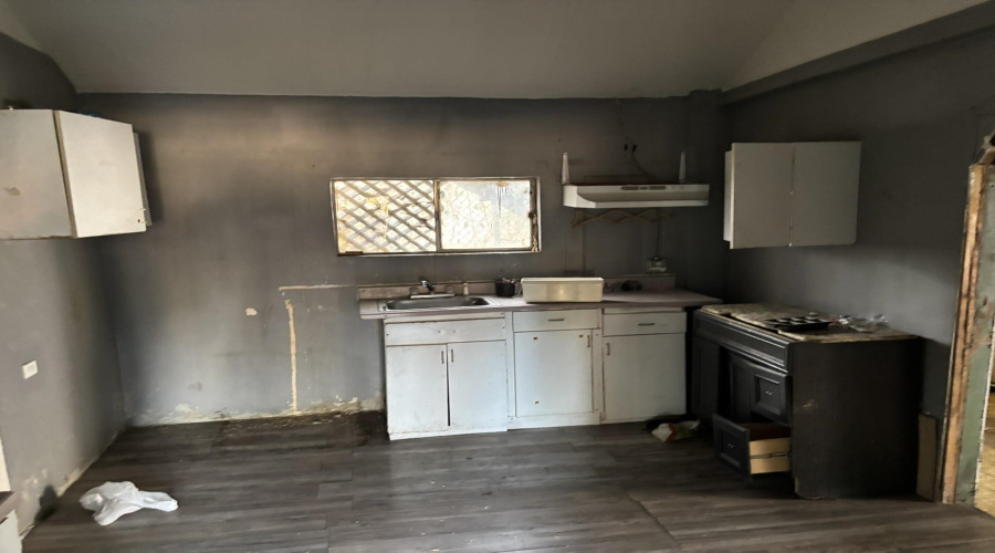 415 Iturbide St, Laredo, Texas 78043-5026, 4 Bedrooms Bedrooms, 4 Rooms Rooms,1 BathroomBathrooms,Residential,For Sale,415 Iturbide St,20261412