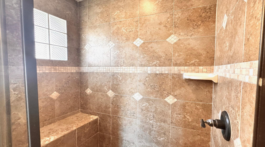 512 Otero Dr, Laredo, Texas 78045, 4 Bedrooms Bedrooms, 7 Rooms Rooms,2 BathroomsBathrooms,Residential,For Rent,512 Otero Dr,20261414