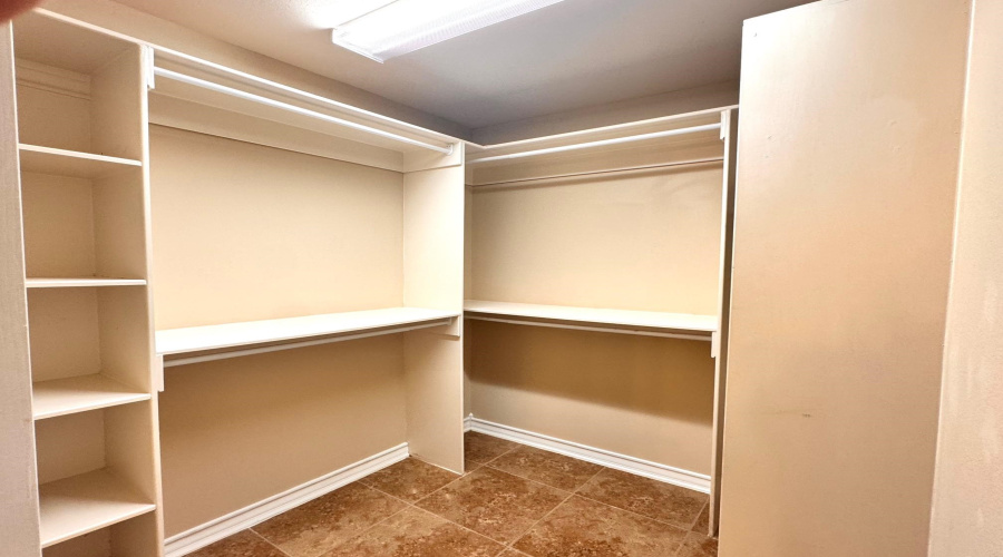 512 Otero Dr, Laredo, Texas 78045, 4 Bedrooms Bedrooms, 7 Rooms Rooms,2 BathroomsBathrooms,Residential,For Rent,512 Otero Dr,20261414