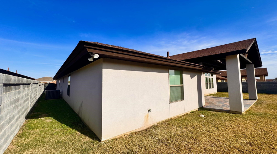 512 Otero Dr, Laredo, Texas 78045, 4 Bedrooms Bedrooms, 7 Rooms Rooms,2 BathroomsBathrooms,Residential,For Rent,512 Otero Dr,20261414