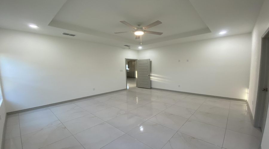 1427 Los Estribos Dr., LAREDO, Texas 78046, 3 Bedrooms Bedrooms, 4 Rooms Rooms,2 BathroomsBathrooms,Residential,For Sale,1427 Los Estribos Dr.,20261416