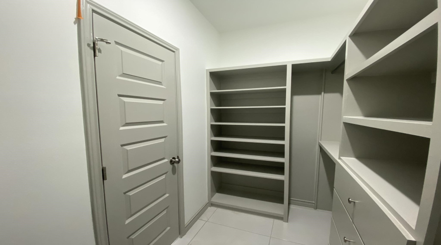 1427 Los Estribos Dr., LAREDO, Texas 78046, 3 Bedrooms Bedrooms, 4 Rooms Rooms,2 BathroomsBathrooms,Residential,For Sale,1427 Los Estribos Dr.,20261416