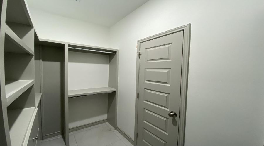 1427 Los Estribos Dr., LAREDO, Texas 78046, 3 Bedrooms Bedrooms, 4 Rooms Rooms,2 BathroomsBathrooms,Residential,For Sale,1427 Los Estribos Dr.,20261416