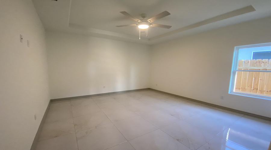 1427 Los Estribos Dr., LAREDO, Texas 78046, 3 Bedrooms Bedrooms, 4 Rooms Rooms,2 BathroomsBathrooms,Residential,For Sale,1427 Los Estribos Dr.,20261416
