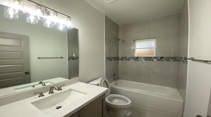 1427 Los Estribos Dr., LAREDO, Texas 78046, 3 Bedrooms Bedrooms, 4 Rooms Rooms,2 BathroomsBathrooms,Residential,For Sale,1427 Los Estribos Dr.,20261416