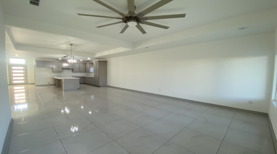 1427 Los Estribos Dr., LAREDO, Texas 78046, 3 Bedrooms Bedrooms, 4 Rooms Rooms,2 BathroomsBathrooms,Residential,For Sale,1427 Los Estribos Dr.,20261416