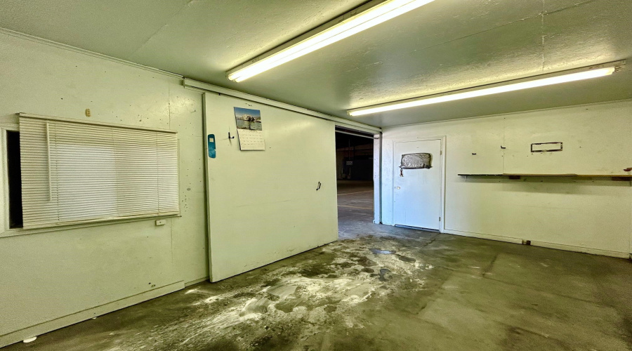 14209 Business Ave, Laredo, Texas 78045, 1 Bedroom Bedrooms, 6 Rooms Rooms,1 BathroomBathrooms,Commercial/industrial,For Rent,14209 Business Ave,20261424