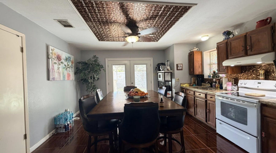 9104 Tundra Ave, Laredo, Texas 78045, 4 Bedrooms Bedrooms, 7 Rooms Rooms,2 BathroomsBathrooms,Residential,For Sale,9104 Tundra Ave,20261419