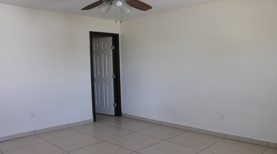 3118 Garfield St, Laredo, Texas 78043, 2 Bedrooms Bedrooms, 4 Rooms Rooms,1 BathroomBathrooms,Residential,For Rent,3118 Garfield St,20261421