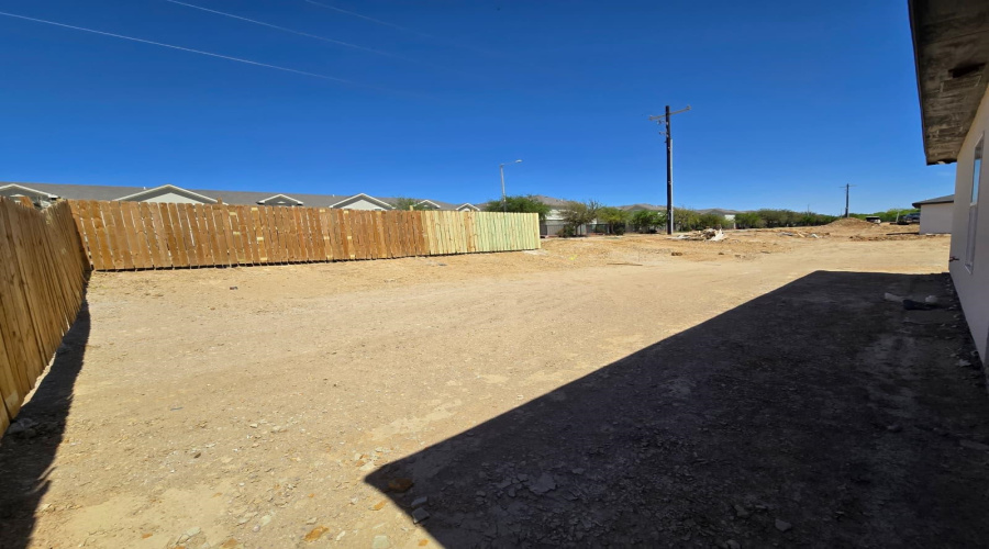 128 Lusitano Dr., Laredo, Texas 78046, 3 Bedrooms Bedrooms, 5 Rooms Rooms,2 BathroomsBathrooms,Residential,For Sale,128 Lusitano Dr.,20261422