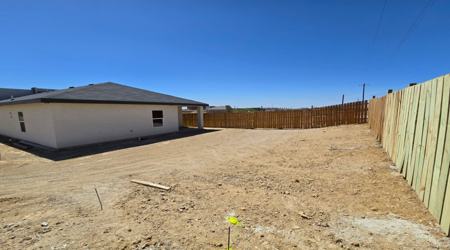 128 Lusitano Dr., Laredo, Texas 78046, 3 Bedrooms Bedrooms, 5 Rooms Rooms,2 BathroomsBathrooms,Residential,For Sale,128 Lusitano Dr.,20261422