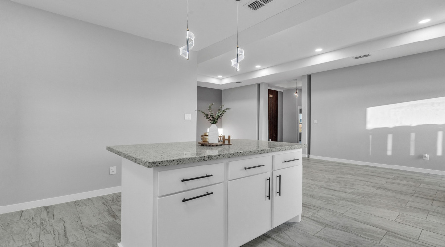 128 Lusitano Dr., Laredo, Texas 78046, 3 Bedrooms Bedrooms, 5 Rooms Rooms,2 BathroomsBathrooms,Residential,For Sale,128 Lusitano Dr.,20261422