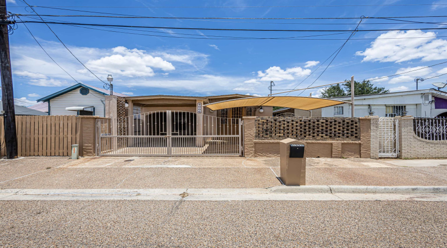 2006 Piedra China St, Laredo, Texas 78043, 4 Bedrooms Bedrooms, 7 Rooms Rooms,4 BathroomsBathrooms,Residential,For Rent,2006 Piedra China St,20261426