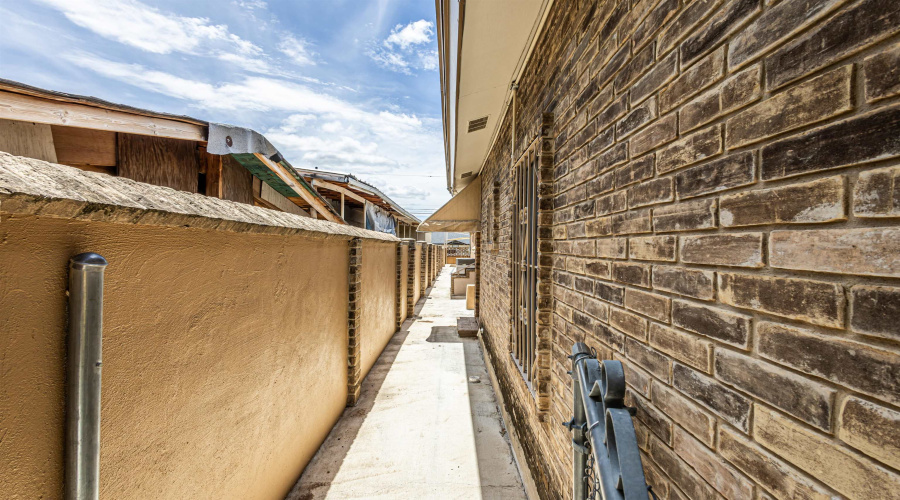 2006 Piedra China St, Laredo, Texas 78043, 4 Bedrooms Bedrooms, 7 Rooms Rooms,4 BathroomsBathrooms,Residential,For Rent,2006 Piedra China St,20261426