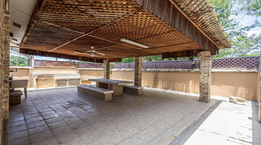 2006 Piedra China St, Laredo, Texas 78043, 4 Bedrooms Bedrooms, 7 Rooms Rooms,4 BathroomsBathrooms,Residential,For Rent,2006 Piedra China St,20261426