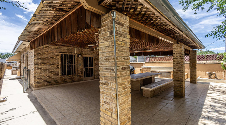 2006 Piedra China St, Laredo, Texas 78043, 4 Bedrooms Bedrooms, 7 Rooms Rooms,4 BathroomsBathrooms,Residential,For Rent,2006 Piedra China St,20261426