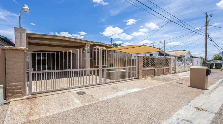 2006 Piedra China St, Laredo, Texas 78043, 4 Bedrooms Bedrooms, 7 Rooms Rooms,4 BathroomsBathrooms,Residential,For Rent,2006 Piedra China St,20261426