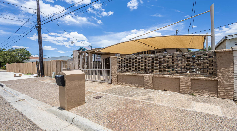 2006 Piedra China St, Laredo, Texas 78043, 4 Bedrooms Bedrooms, 7 Rooms Rooms,4 BathroomsBathrooms,Residential,For Rent,2006 Piedra China St,20261426