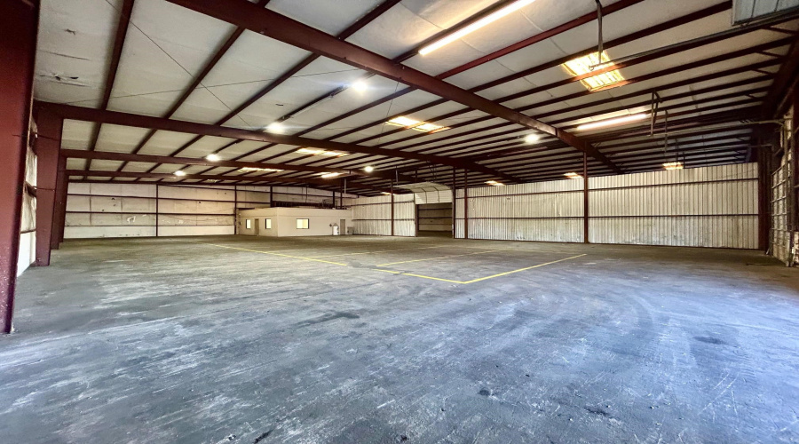 14209 Business Ave, Laredo, Texas 78045, 1 Bedroom Bedrooms, 6 Rooms Rooms,1 BathroomBathrooms,Commercial/industrial,For Rent,14209 Business Ave,20261427