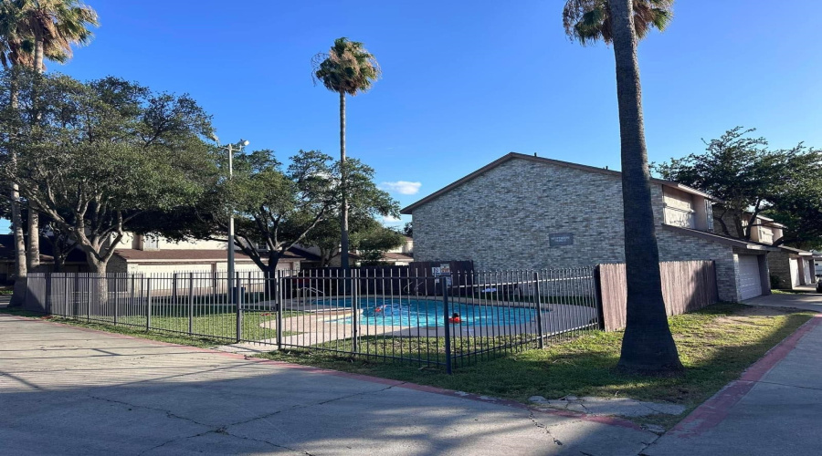 8801 McPherson Rd, Laredo, Texas 78045, 3 Bedrooms Bedrooms, 6 Rooms Rooms,3 BathroomsBathrooms,Residential,For Rent,8801 McPherson Rd,20261428